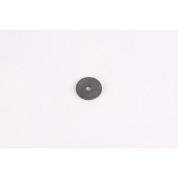 Rozpěrka pro přišroubování rukojetí a upevňovacích prvků